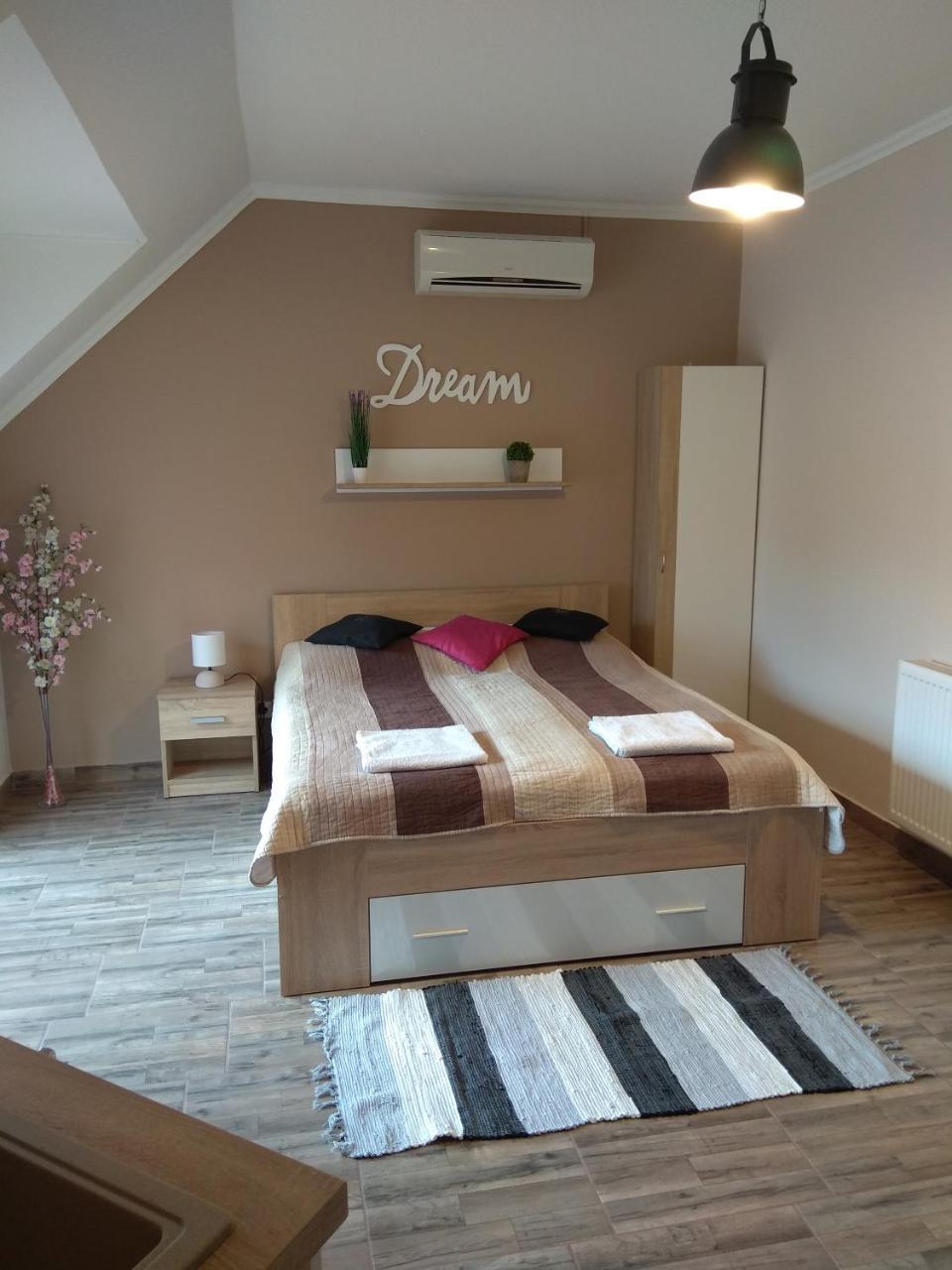 Álom Apartman Hajdúszoboszló Exterior foto